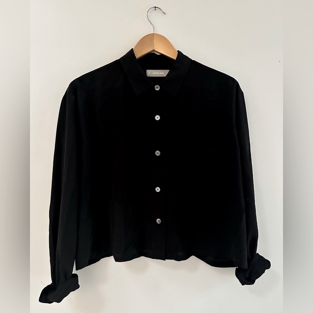 Everlane silk black button down way short cropped women’s size M